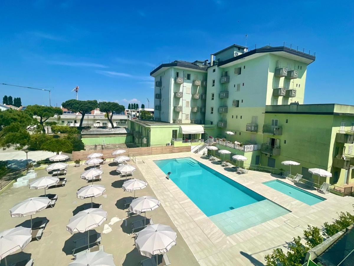 Hotel Vianello Lido di Jesolo Exterior foto