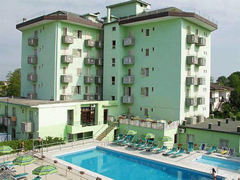 Hotel Vianello Lido di Jesolo Exterior foto
