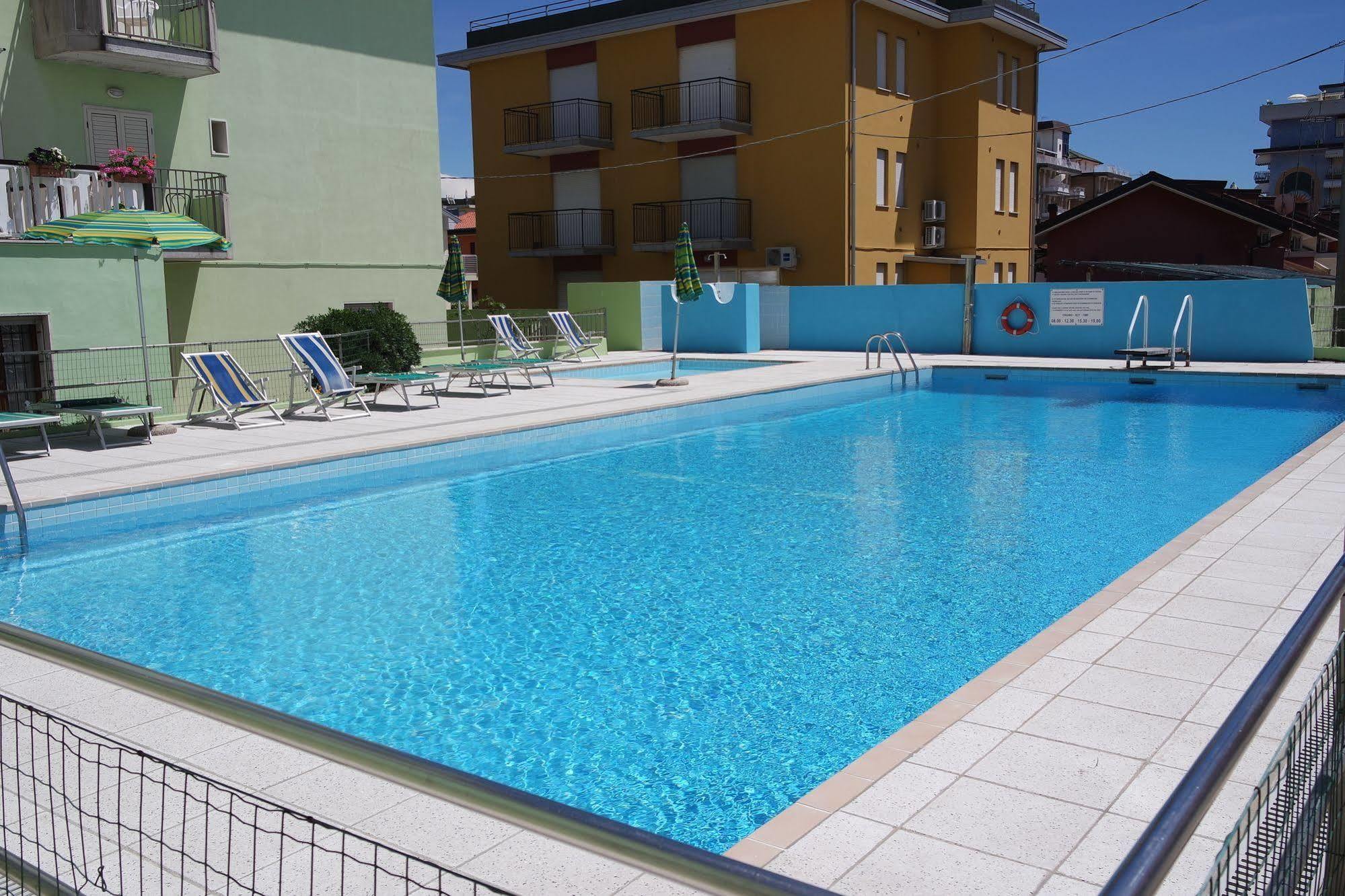 Hotel Vianello Lido di Jesolo Exterior foto